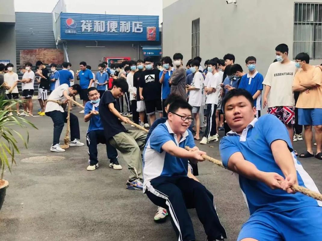 ������Я���߼�����ѧУ�Ļ������ҵϵ��֧����չ"�������ľ��񣬴����ഺ�Ի�"�������»,��֯������ʵЧ���Ž�ܽ����ഺ��