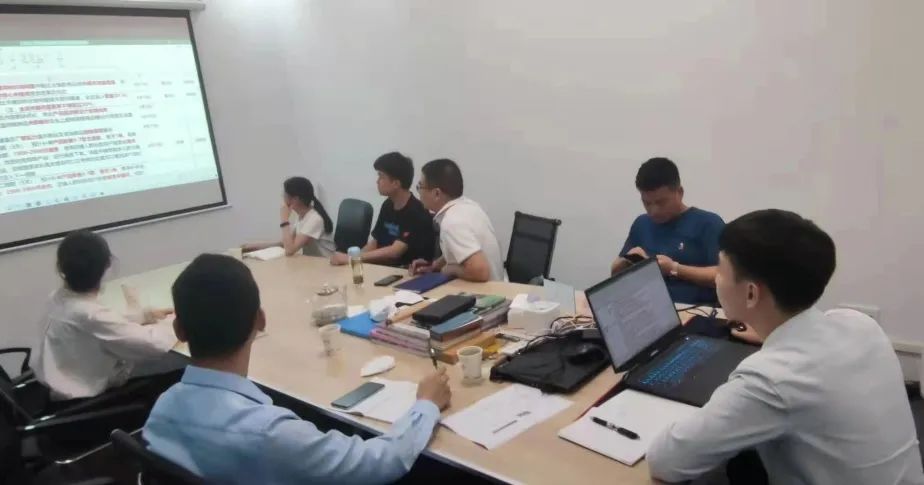 �����������ֻ����һ����������Я���߼�����ѧУ���ϳǵ���ѧԺ����ֵ��ӵ�У�