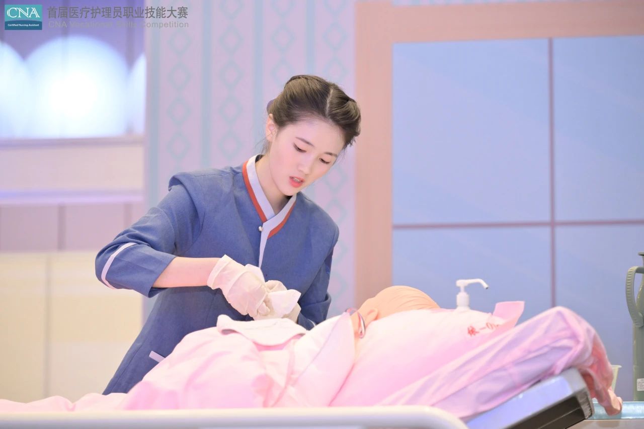 ������ͻ�ƣ�������Я���߼�����ѧУѧ��ȫ���׽�ҽ�ƻ���Աְҵ���ܴ���ϲ��Ѽ�