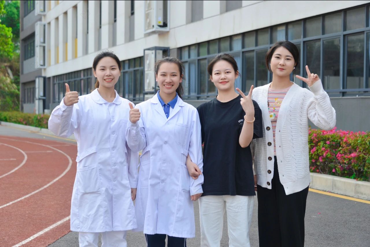 ����һ�Ƚ����������Ƚ���������Я���߼�����ѧУ�����������ٴ��¸�